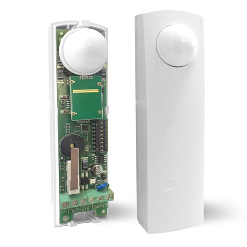 AMC Dual technology Curtain type detector. Indoor and Outdoor Use